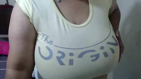 Snapshot of pareja_explosivasexx chatting on 07.21.26 Luna online show from 07.21.26
