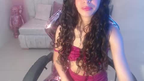 Snapshot of paris_1sub chatting on 02.14.25 Paris 1sub online show from 02.14.25