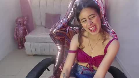 Snapshot of paris_1sub chatting on 02.28.25 Paris 1sub online show from 02.28.25