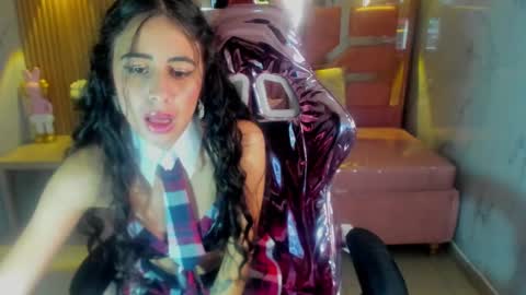 Snapshot of paris_1sub chatting on 03.05.25 Paris 1sub online show from 03.05.25