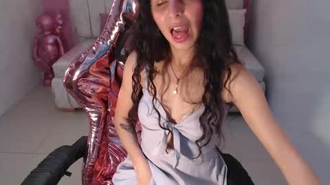 Snapshot of paris_1sub chatting on 03.07.25 Paris 1sub online show from 03.07.25