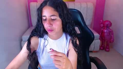 Snapshot of paris_1sub chatting on 09.09.25 Paris 1sub online show from 09.09.25