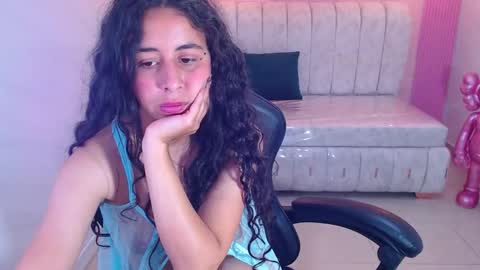 Snapshot of paris_1sub chatting on 10.17.25 Paris 1sub online show from 10.17.25