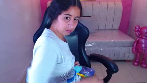 Snapshot of paris_1sub chatting on 10.26.25 Paris 1sub online show from 10.26.25