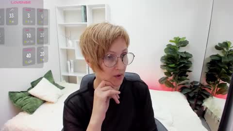 Paris online show from 03.21.26