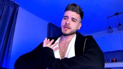 Paris online show from 01.06.25