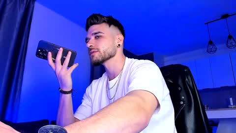 Paris online show from 01.31.25