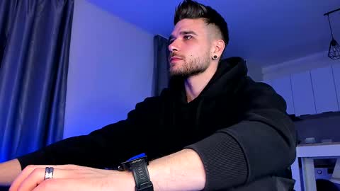 Paris online show from 02.13.25