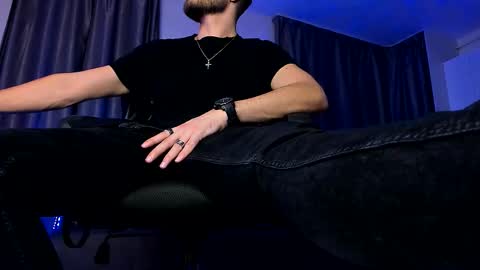 Paris online show from 10.28.25