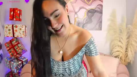 Paris  online show from 12.16.25