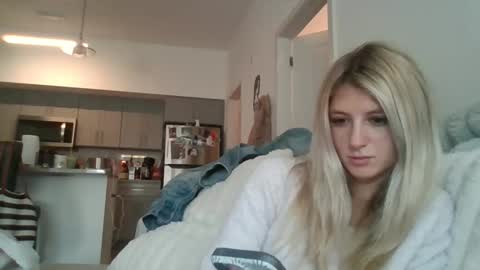 parisbaby2000 online show from 11.12.25