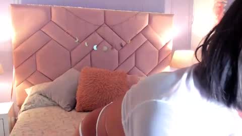 Snapshot of pariscotton chatting on 12.10.24 Paris online show from 12.10.24