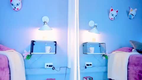 Snapshot of pariscotton chatting on 12.21.24 Paris online show from 12.21.24