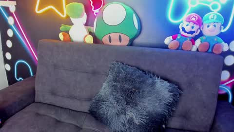 Snapshot of parisfox_ chatting on 01.14.25 PARIS online show from 01.14.25