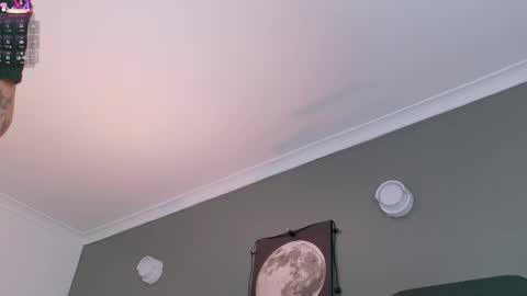 Snapshot of parisfox_ chatting on 09.17.25 PARIS online show from 09.17.25