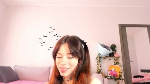 Snapshot of passionate_isabella chatting on 10.30.25 Bella online show from 10.30.25