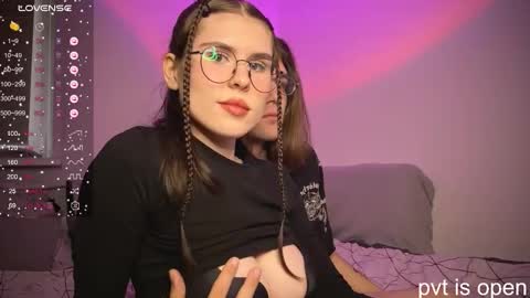 Snapshot of passiondesire_ chatting on 10.05.25 Zoe online show from 10.05.25