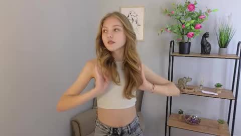 Snapshot of patricia_perry chatting on 09.10.25 Vicki online show from 09.10.25