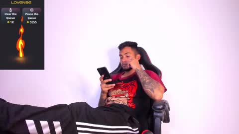 Snapshot of patrick_hot69 chatting on 02.20.25 patrick_hot69 online show from 02.20.25