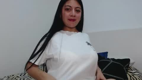 Snapshot of pau_cute19 chatting on 04.17.26 pau cute online show from 04.17.26