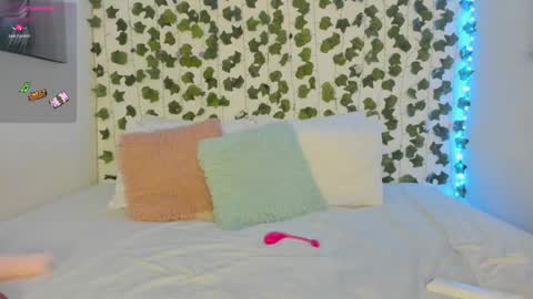 Snapshot of pau_delima__ chatting on 09.10.25 paulina online show from 09.10.25