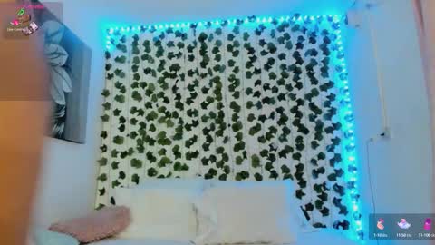 Snapshot of pau_delima__ chatting on 09.12.25 paulina online show from 09.12.25