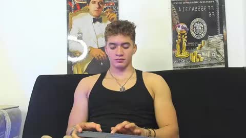 Snapshot of paul_george212 chatting on 05.12.26 Paull George online show from 05.12.26