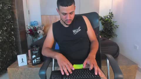 Snapshot of paul_rivera chatting on 12.28.24 Paul Rivera online show from 12.28.24