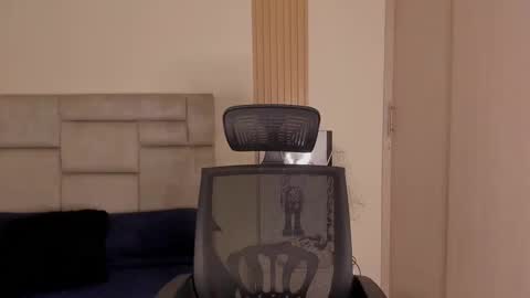 Snapshot of paul_roger chatting on 01.28.25 PAUL ROGER online show from 01.28.25