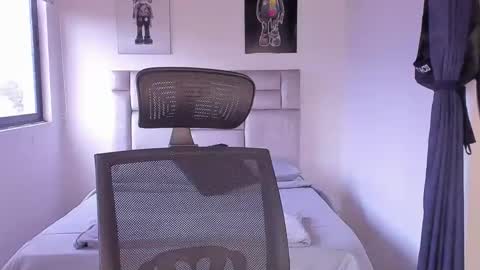 Snapshot of paul_roger chatting on 02.19.25 PAUL ROGER online show from 02.19.25