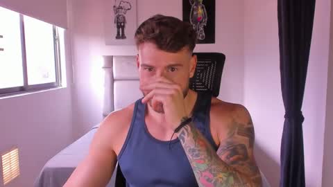 Snapshot of paul_roger chatting on 03.04.25 PAUL ROGER online show from 03.04.25