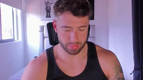 Snapshot of paul_roger chatting on 03.08.25 PAUL ROGER online show from 03.08.25