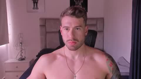 Snapshot of paul_roger chatting on 11.09.25 PAUL ROGER online show from 11.09.25