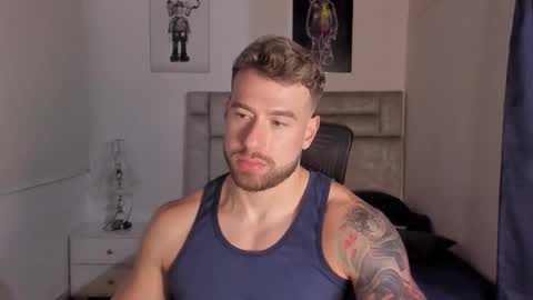 Snapshot of paul_roger chatting on 11.29.25 PAUL ROGER online show from 11.29.25