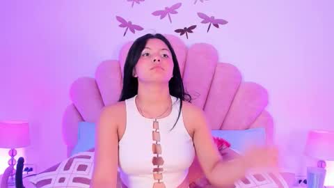 Snapshot of paula__evans chatting on 11.22.25 Paula online show from 11.22.25