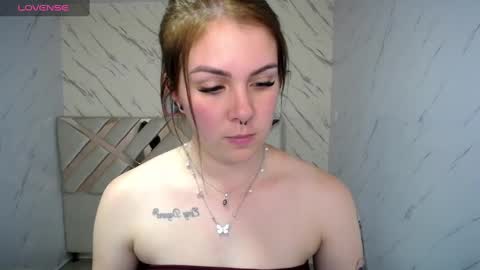 Snapshot of paula_b_ chatting on 12.05.24 Paula online show from 12.05.24