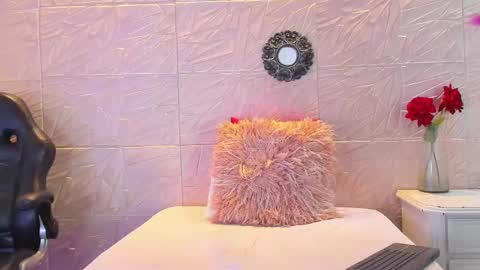 Snapshot of paula_cruzz chatting on 02.28.25 PAULA CRUZ online show from 02.28.25