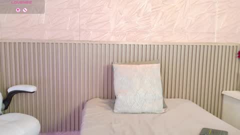 Snapshot of paula_cruzz chatting on 10.10.25 PAULA CRUZ online show from 10.10.25