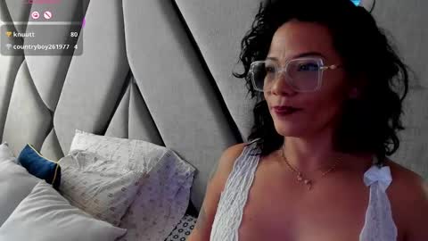 Snapshot of paula_daniela1 chatting on 01.31.25 Paula online show from 01.31.25