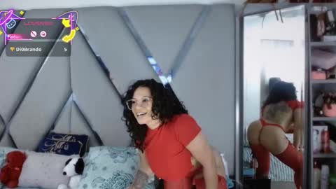 Snapshot of paula_daniela1 chatting on 11.24.25 Paula online show from 11.24.25