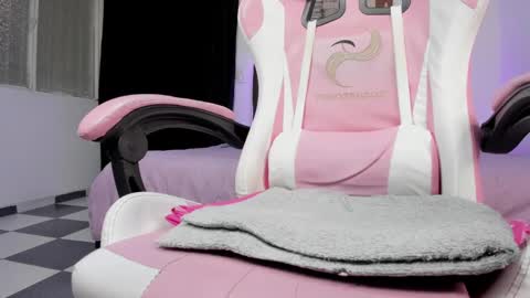 Snapshot of paula_kawaiifu chatting on 02.19.25 CALL ME PAULA online show from 02.19.25