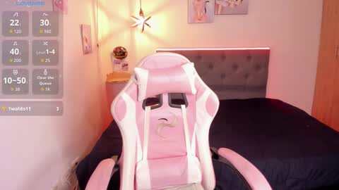 Snapshot of paula_kawaiifu chatting on 10.08.25 CALL ME PAULA online show from 10.08.25