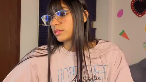 Snapshot of paulacutexs chatting on 04.22.26 Paula online show from 04.22.26
