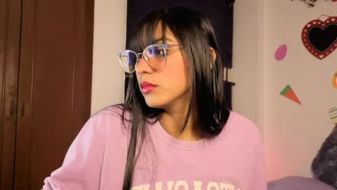 Snapshot of paulacutexs chatting on 04.27.26 Paula online show from 04.27.26