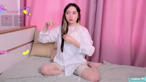 Snapshot of paulaharris chatting on 10.22.25 Alice online show from 10.22.25