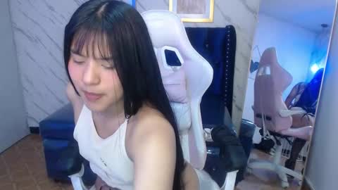 Snapshot of paulette_v chatting on 02.15.25 Live 800am 200pm COLOMBIAN HOUR online show from 02.15.25