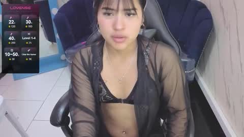 Snapshot of paulette_v chatting on 09.23.25 Live 800am 200pm COLOMBIAN HOUR online show from 09.23.25