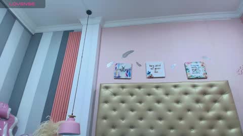 Snapshot of paulinasaeenz chatting on 02.23.25 PaulinaSaennz online show from 02.23.25