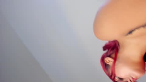 Snapshot of paulinasaeenz chatting on 11.05.25 PaulinaSaennz online show from 11.05.25