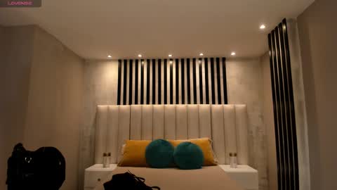 Paulina Santos  online show from 02.23.26